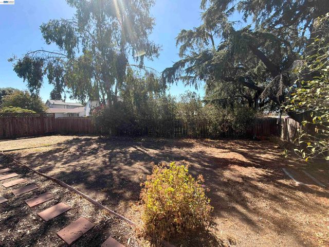 312 Robert Way, Livermore, CA 94550