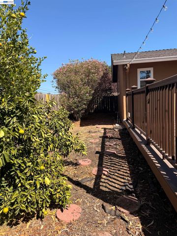 312 Robert Way, Livermore, CA 94550