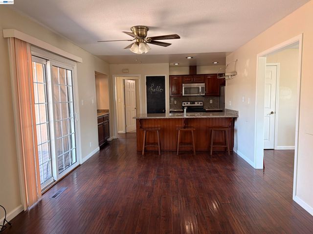312 Robert Way, Livermore, CA 94550