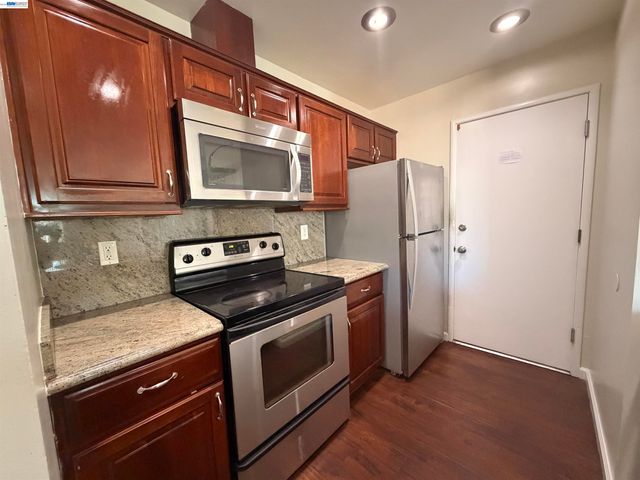 312 Robert Way, Livermore, CA 94550
