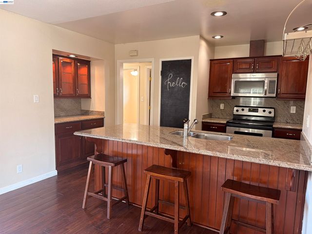 312 Robert Way, Livermore, CA 94550