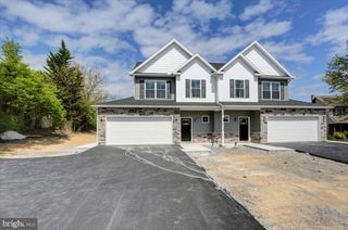 1817 HOLLY LANE, Chambersburg, PA 17202