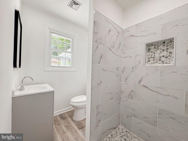 100 NORWOOD LN, East Norriton, PA 19401