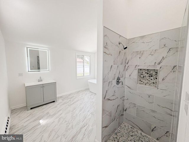 100 NORWOOD LN, East Norriton, PA 19401