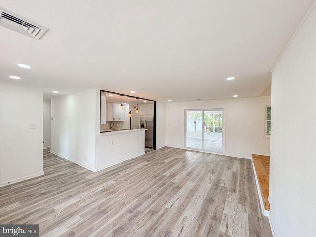 100 NORWOOD LN, East Norriton, PA 19401