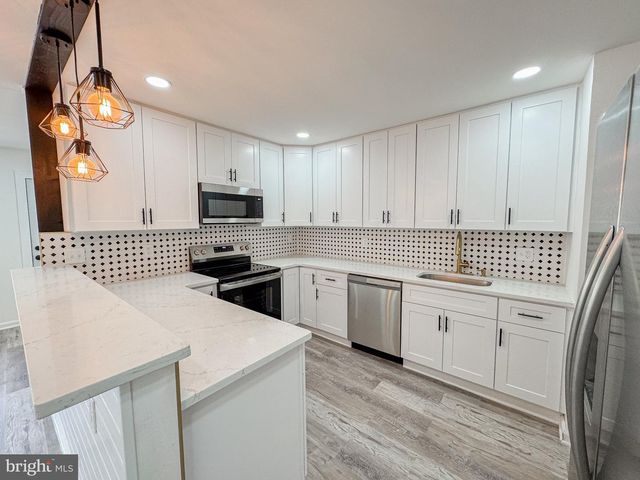 100 NORWOOD LN, East Norriton, PA 19401