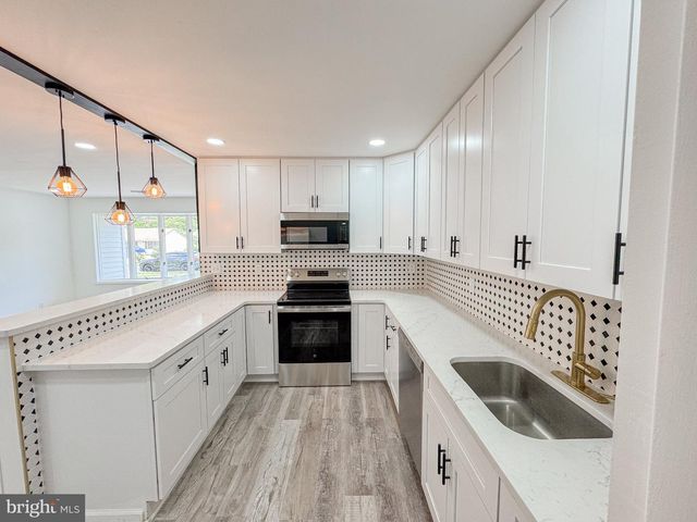 100 NORWOOD LN, East Norriton, PA 19401
