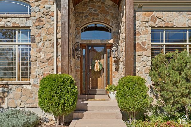 3357 E GLACIER LN, Sandy, UT 84092