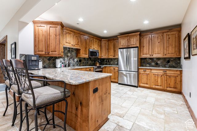 3357 E GLACIER LN, Sandy, UT 84092