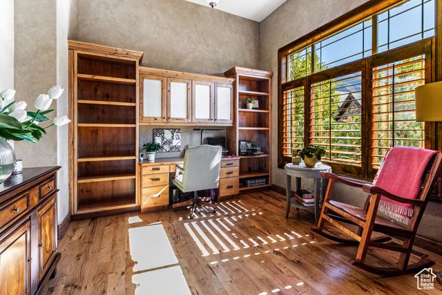 3357 E GLACIER LN, Sandy, UT 84092