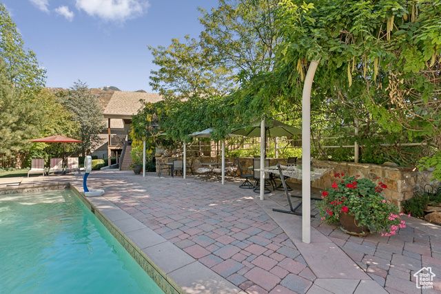 3357 E GLACIER LN, Sandy, UT 84092