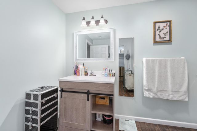 4210 E Menlo Dr, Wichita, KS 67218