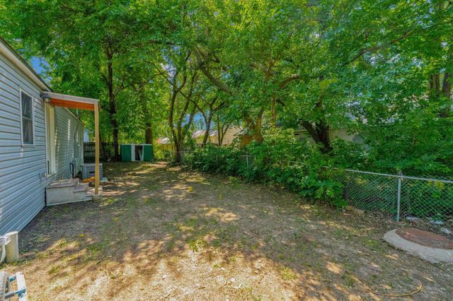 4210 E Menlo Dr, Wichita, KS 67218