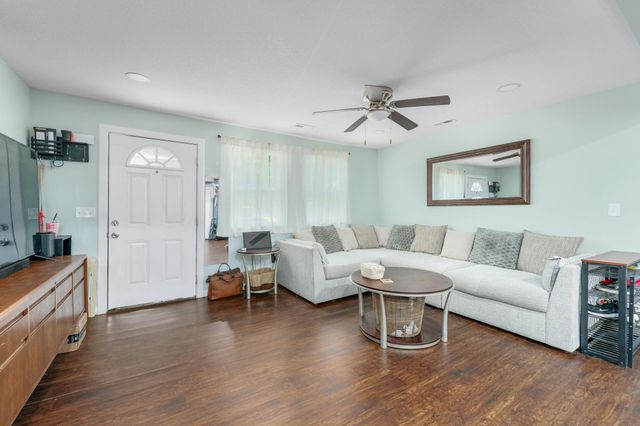 4210 E Menlo Dr, Wichita, KS 67218
