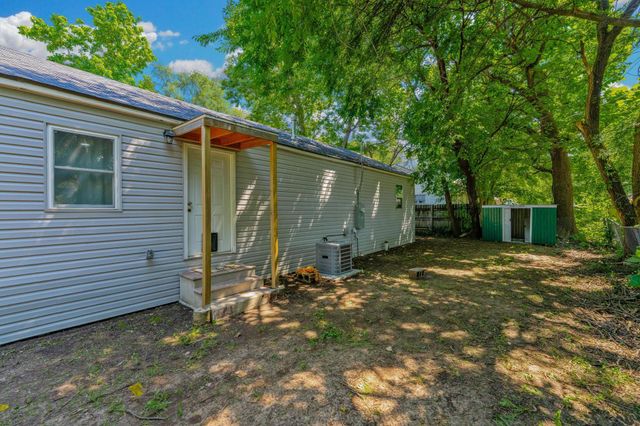 4210 E Menlo Dr, Wichita, KS 67218