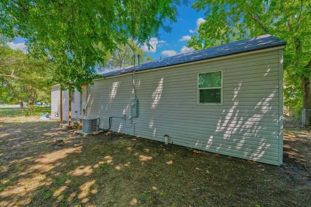 4210 E Menlo Dr, Wichita, KS 67218