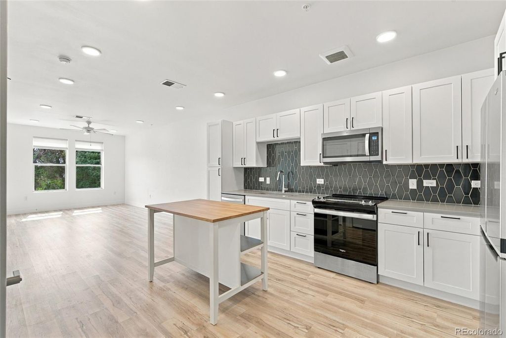 2851 W 52nd Avenue 307, Denver, CO 80221