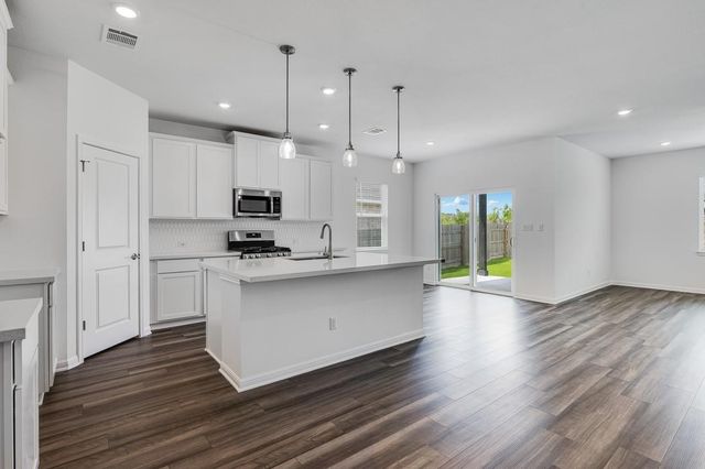 6707 Soaring Skies DR, Buda, TX 78610