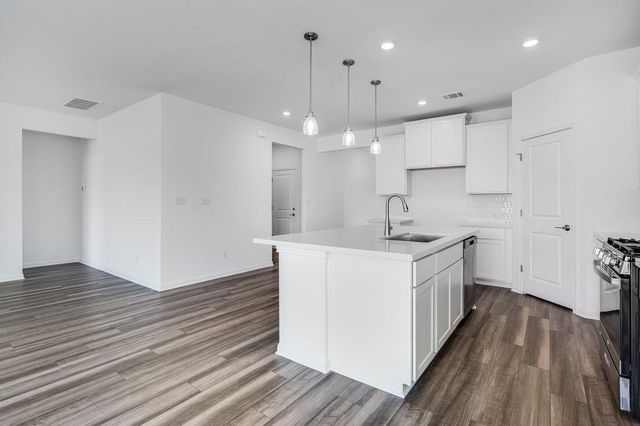 6707 Soaring Skies DR, Buda, TX 78610