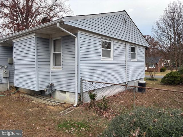 41 PENDLETON RD, Fredericksburg, VA 22405