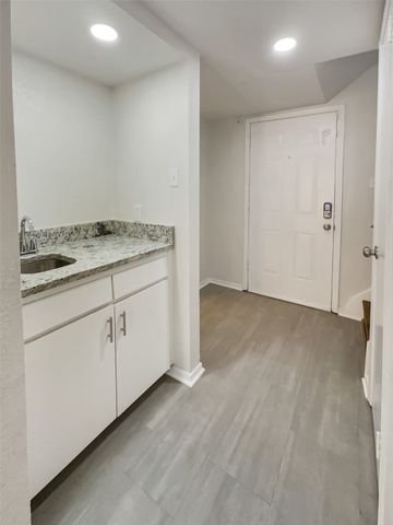1985 Shorewood Drive, Grapevine, TX 76051
