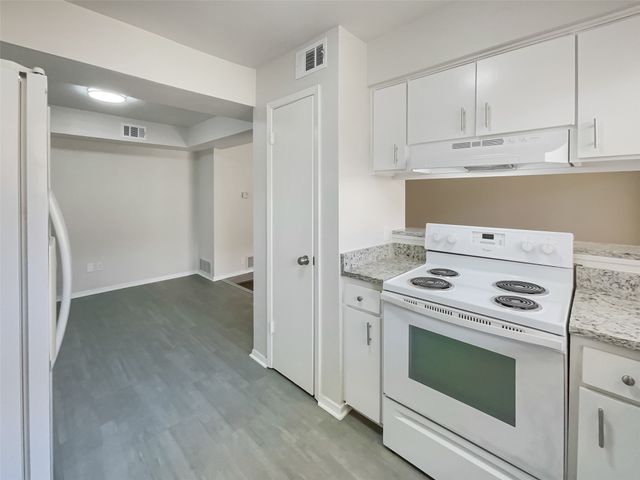 1985 Shorewood Drive, Grapevine, TX 76051