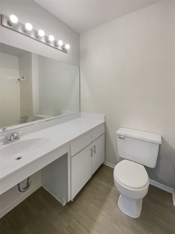 1985 Shorewood Drive, Grapevine, TX 76051