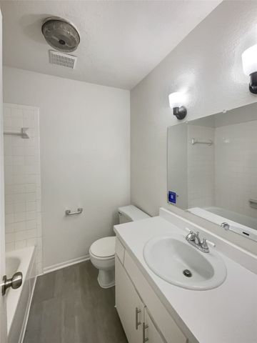 1985 Shorewood Drive, Grapevine, TX 76051