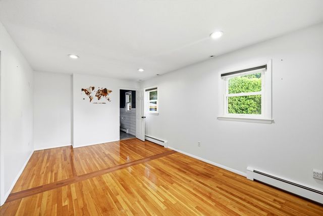 277 Brainerd St, South Hadley, MA 01075