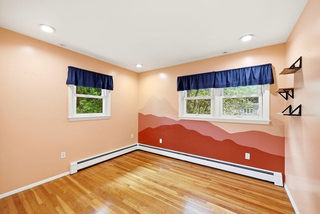 277 Brainerd St, South Hadley, MA 01075