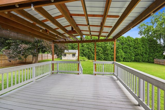 277 Brainerd St, South Hadley, MA 01075