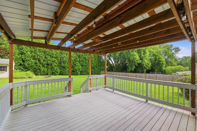 277 Brainerd St, South Hadley, MA 01075