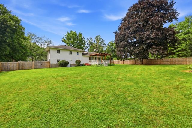 277 Brainerd St, South Hadley, MA 01075