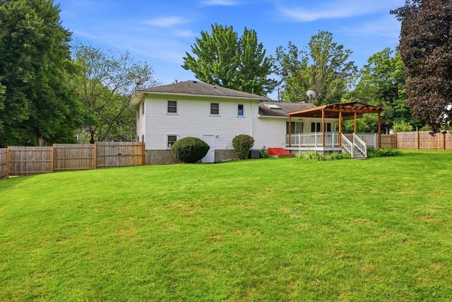 277 Brainerd St, South Hadley, MA 01075