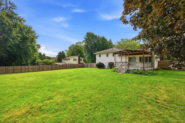 277 Brainerd St, South Hadley, MA 01075