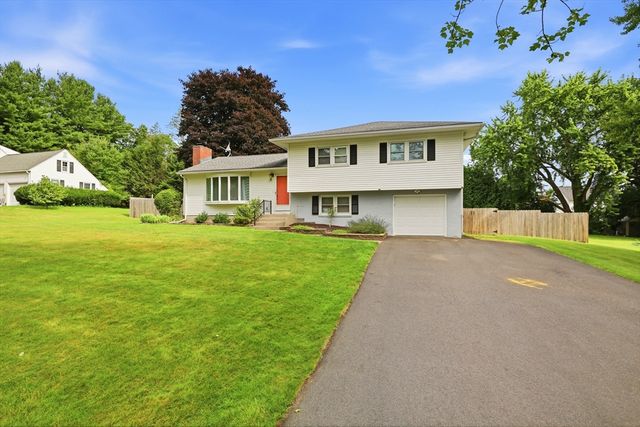 277 Brainerd St, South Hadley, MA 01075