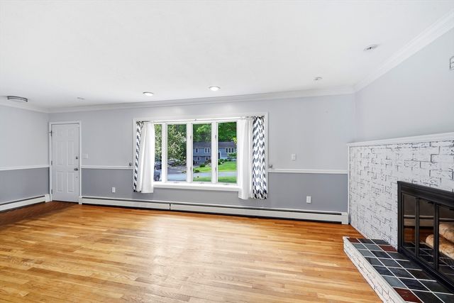 277 Brainerd St, South Hadley, MA 01075
