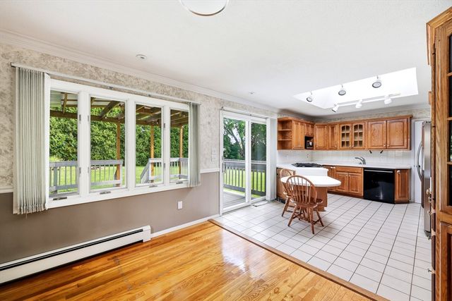 277 Brainerd St, South Hadley, MA 01075