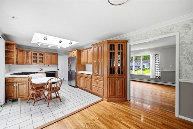 277 Brainerd St, South Hadley, MA 01075
