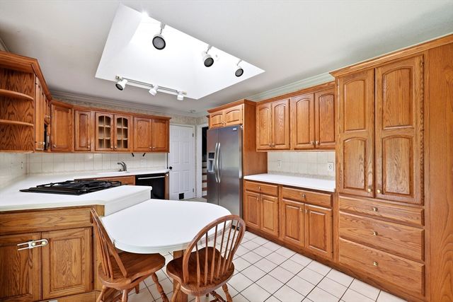 277 Brainerd St, South Hadley, MA 01075
