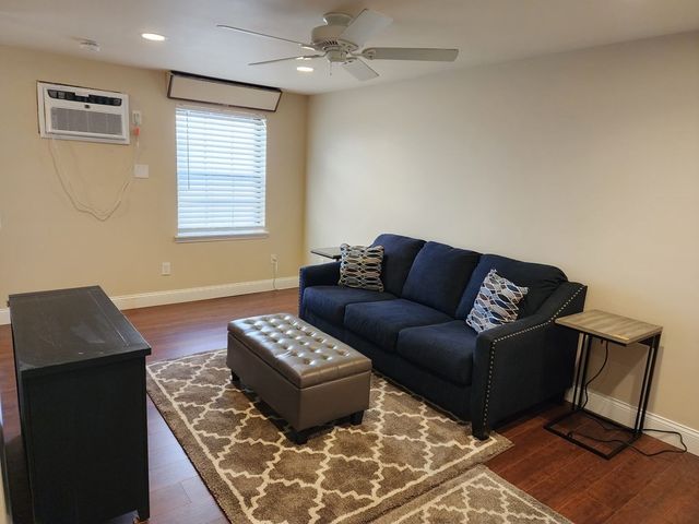 1 Old Colony Rd 116, Mansfield, MA 02048