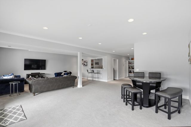 10701 Club Chase, Fishers, IN 46037