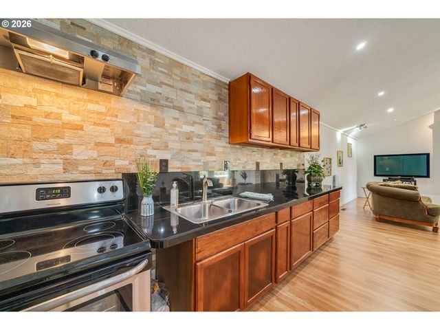 1000 S KING St, Seaside, OR 97138