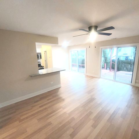 617 Yale Lane 617, Island Lake, IL 60042