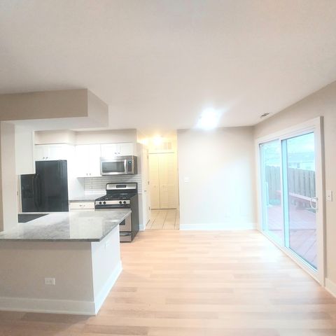 617 Yale Lane 617, Island Lake, IL 60042