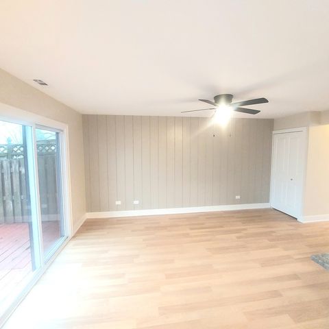 617 Yale Lane 617, Island Lake, IL 60042