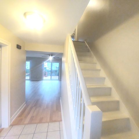 617 Yale Lane 617, Island Lake, IL 60042