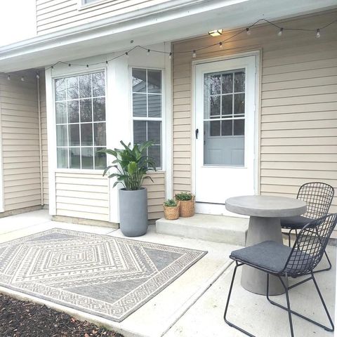 617 Yale Lane 617, Island Lake, IL 60042