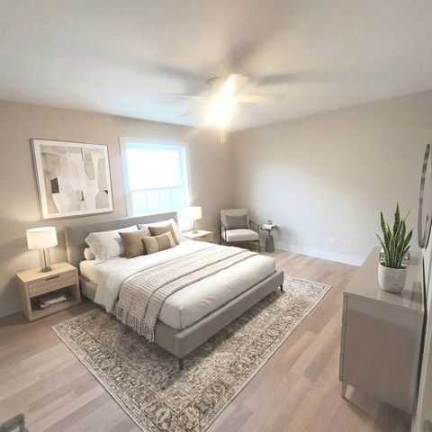 617 Yale Lane 617, Island Lake, IL 60042