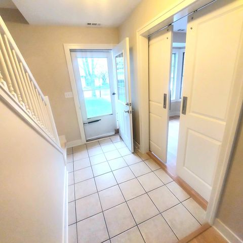 617 Yale Lane 617, Island Lake, IL 60042